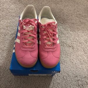Adidas Gazelle J size 6